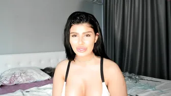 moniqueeass gorgeous confused fingering both holes