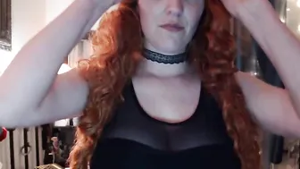 la1132 harlot posing in pantyhose