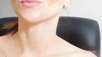 lady_ada naughty woman sucks cock