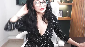 mrs_bell naughty slut fucks anus phallus