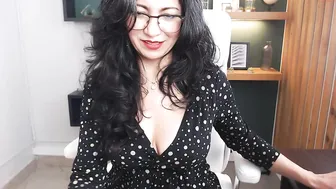 mrs_bell naughty slut fucks anus phallus