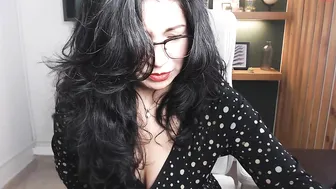 mrs_bell naughty slut fucks anus phallus