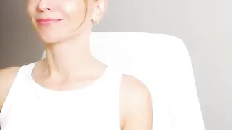 lady_ada tasty babe fucks both holes