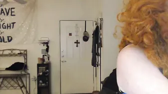 la1132 busty blonde masturbating shaved vagina