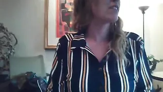 la1132 young bitch fucks herself with sex toys