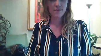 la1132 young bitch fucks herself with sex toys