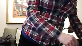 la1132 Slutty brunette