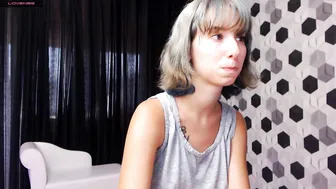 kim__possible skinny bitch jerking pussy with phallus