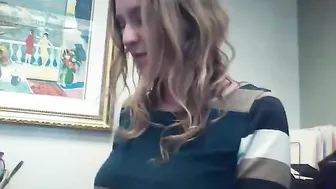 la1132 thick blonde body masturbates pussy