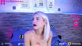 kittygy beautiful lady pulls pussy