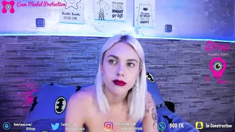 kittygy beautiful lady pulls pussy