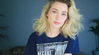 kirsten_xxx bitch drummed with glass dick