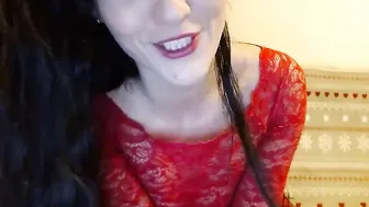 lonelyst4r juicy babe creases her tits