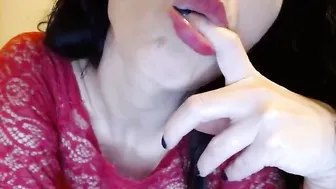 lonelyst4r juicy babe creases her tits