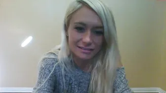 misstroublexx gorgeous mare fucks pussy with phallus