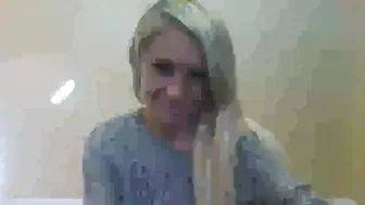 misstroublexx gorgeous mare fucks pussy with phallus