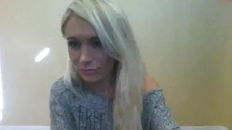 misstroublexx gorgeous mare fucks pussy with phallus