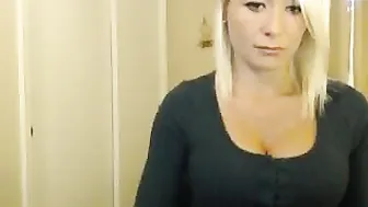 misstroublexx cute queen sucking penis