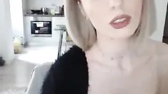 missspicy skinny squirt stretches the vagina