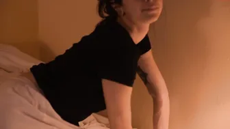 lizmreow crazy girl plows pussy with phallus
