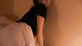 lizmreow crazy girl plows pussy with phallus