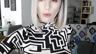 missspicy cute doll gives her pussy a dildo