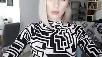 missspicy cute doll gives her pussy a dildo