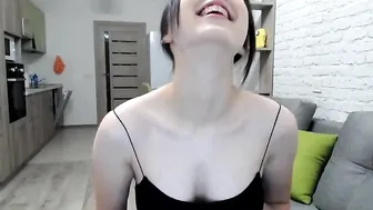 lil_monki impressive babe plays her vagina with sex toy