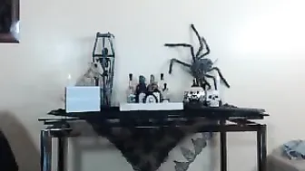 misstroublexx gorgeous babe licks dildo