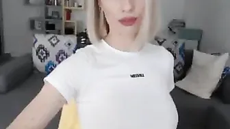 missspicy pretty chick fucks pussy with black dildo