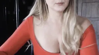 mi_ha adult skin masturbates with fingers