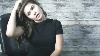 naiadde Hot brunette