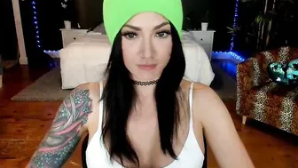 misscodyblack hot bitch caresses shaved cunt