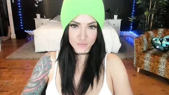 misscodyblack hot bitch caresses shaved cunt