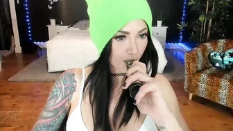 misscodyblack hot bitch caresses shaved cunt