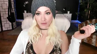 misscodyblack  private  from the burning brunette with a cool body