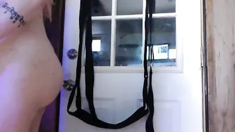 laraloxley cute queen sucking penis