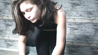 naiadde big boobed babe dancing striptease