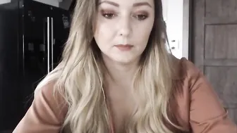 mi_ha gorgeous bitches do caressing in the shower