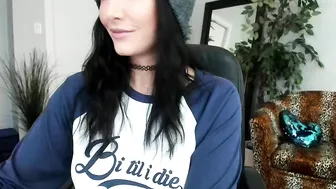 misscodyblack bitch with big tits rides vagina toy