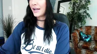 misscodyblack bitch with big tits rides vagina toy