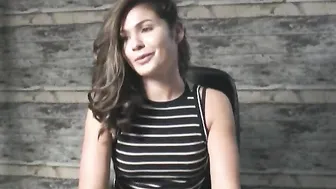 naiadde naughty woman sucks cock