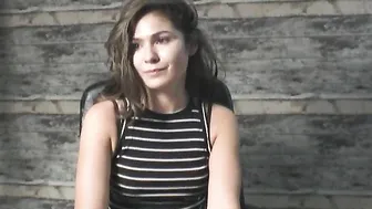 naiadde naughty woman sucks cock