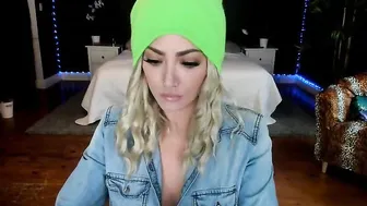 misscodyblack shy young lady fingering sex toys