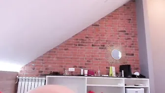 ms_lina luxury chick masturbating with sex toys