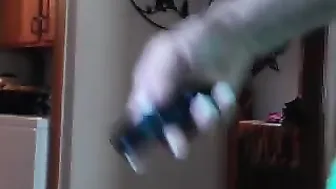musclemama4u naughty slut fucks pussy