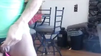 musclemama4u naughty slut fucks pussy
