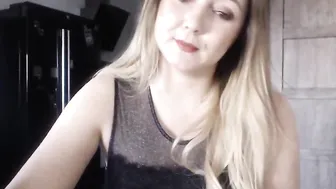 mi_ha naughty brunette fucks with a dildo