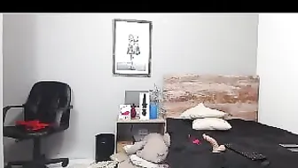 ms_sapphire juicy breasts and smooth pussy