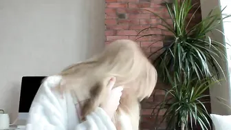 ms_lina crazy bitches lick pussy